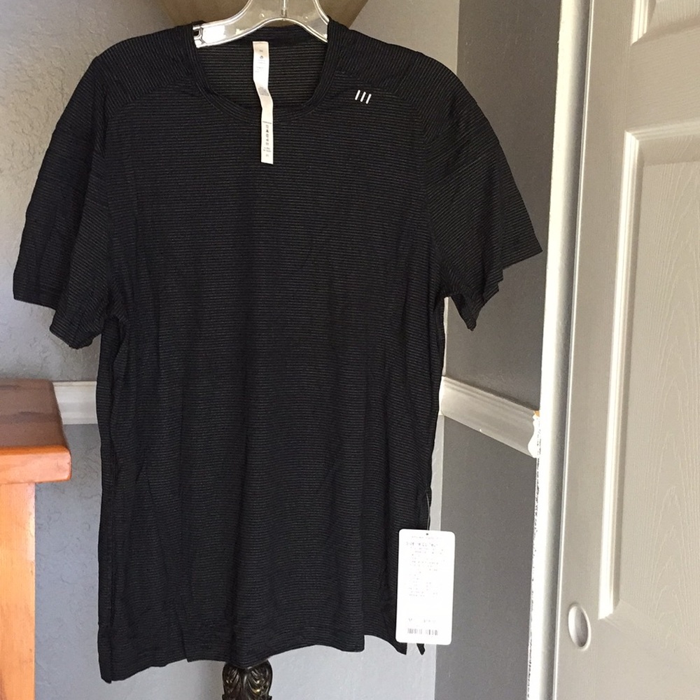 Men’s New  lululemon Athletica  Top